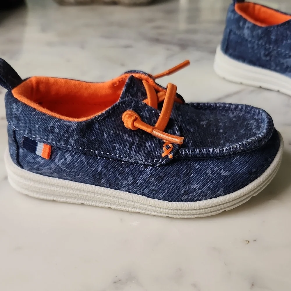 Cat & Jack Kids' Denim Moccasins with Orange Laces Sz 5